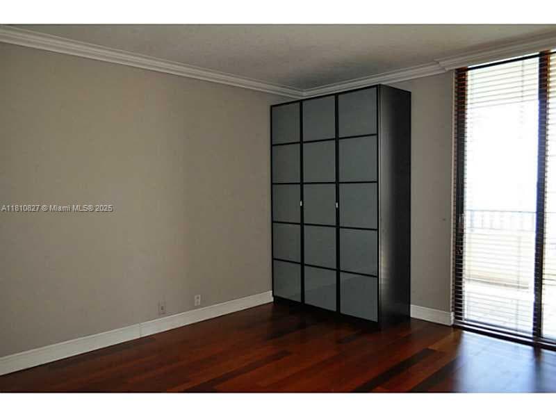 520 Brickell Key Dr # A811, Miami FL 33131 — 23