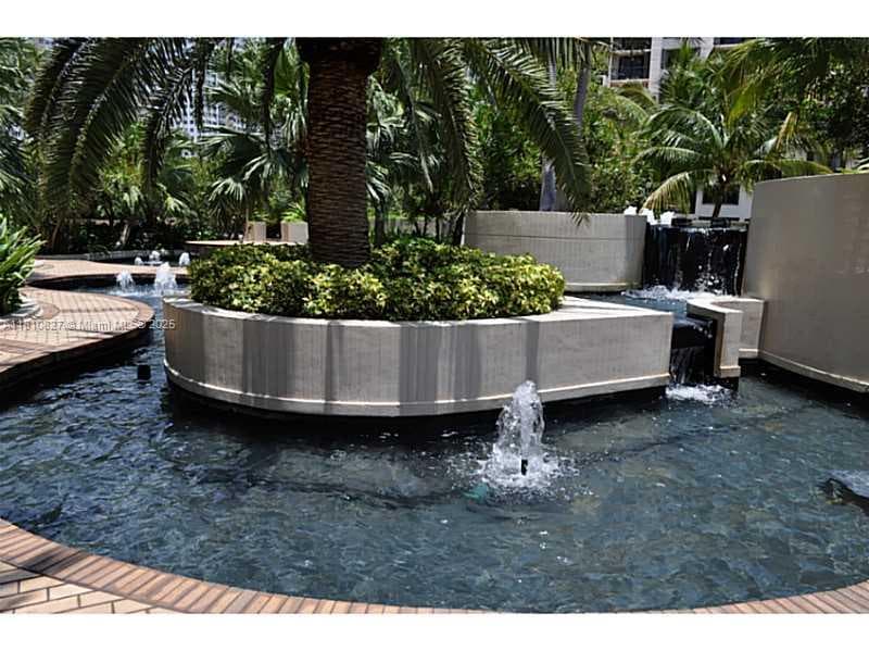 520 Brickell Key Dr # A811, Miami FL 33131 — 47