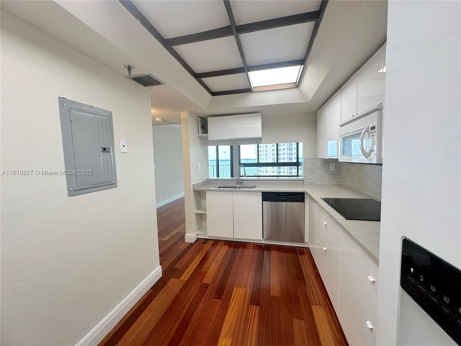 520 Brickell Key Dr # A811, Miami FL 33131 — 20