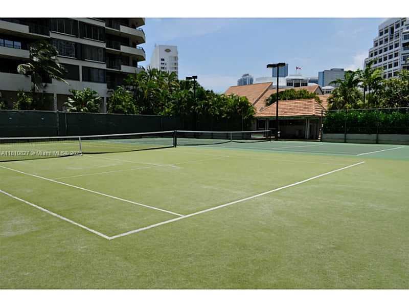 520 Brickell Key Dr # A811, Miami FL 33131 — 49