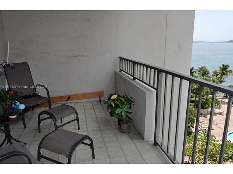 520 Brickell Key Dr # A811, Miami FL 33131 — 33
