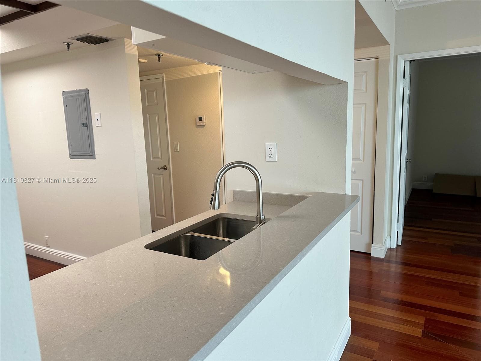 520 Brickell Key Dr # A811, Miami FL 33131 — 11