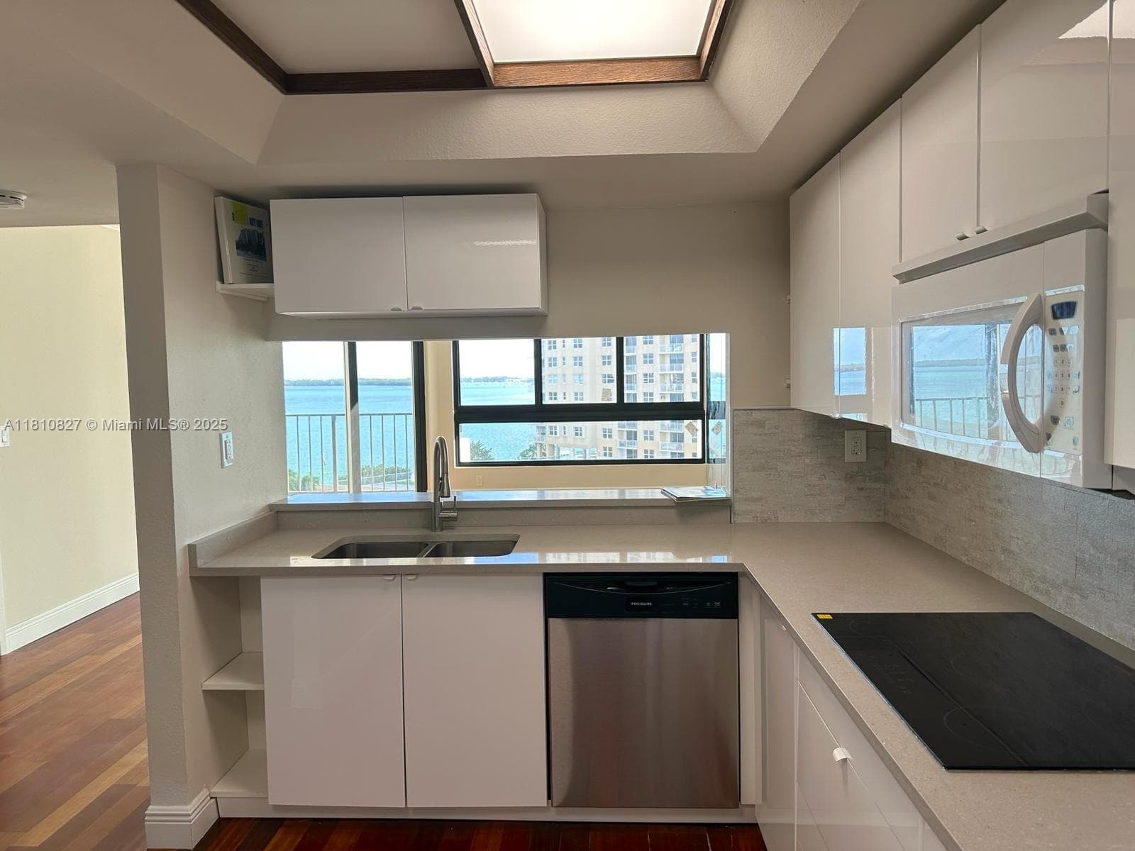 520 Brickell Key Dr # A811, Miami FL 33131 — 19