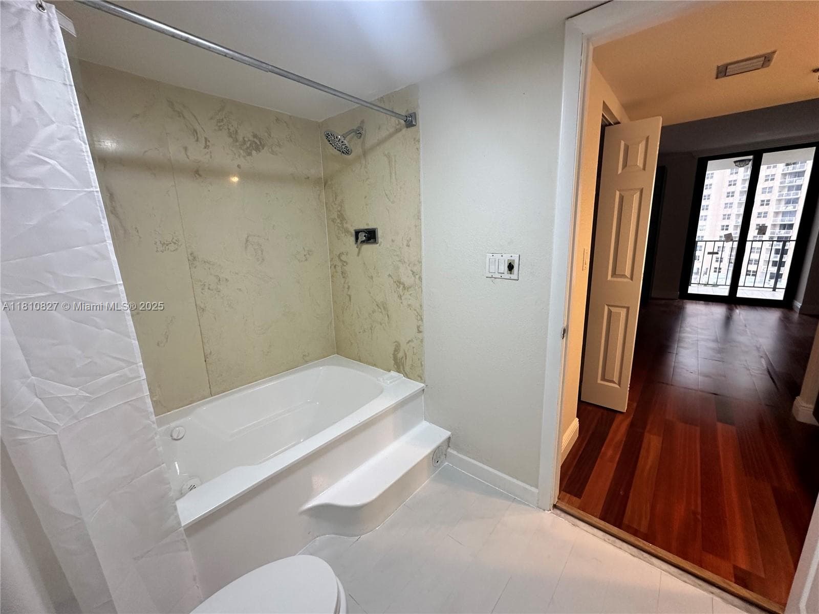520 Brickell Key Dr # A811, Miami FL 33131 — 29