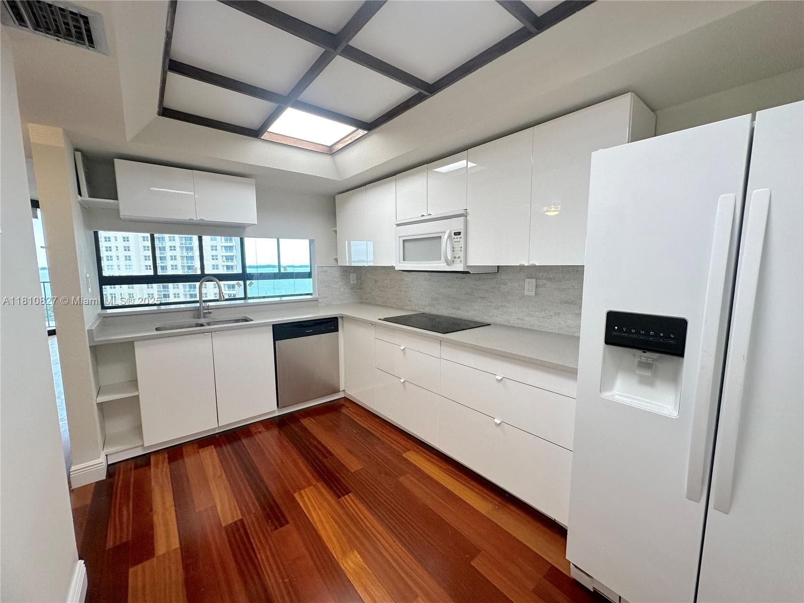 520 Brickell Key Dr # A811, Miami FL 33131 — 21