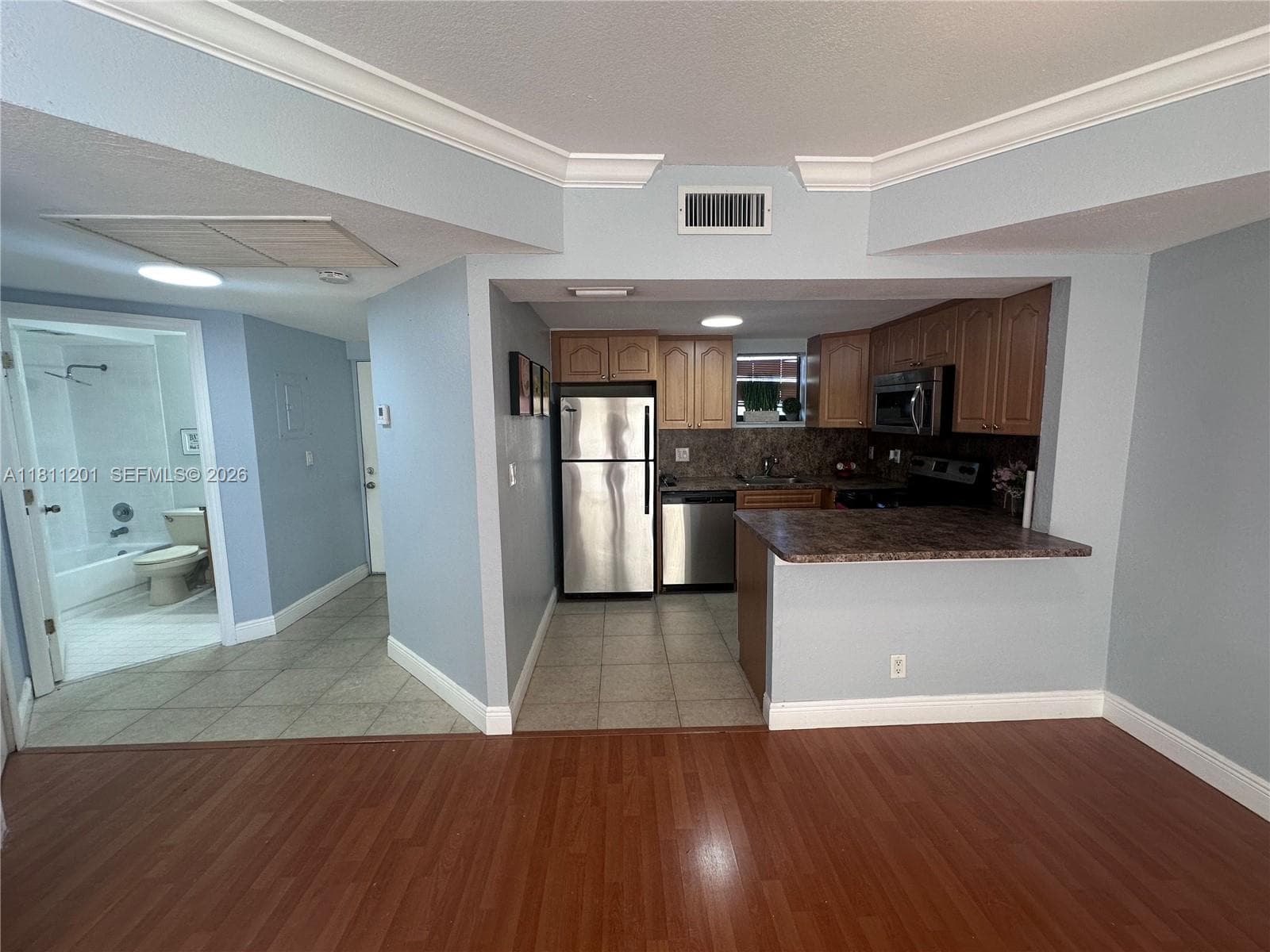 8290 Lake Dr # 502, Doral FL 33166 — 1