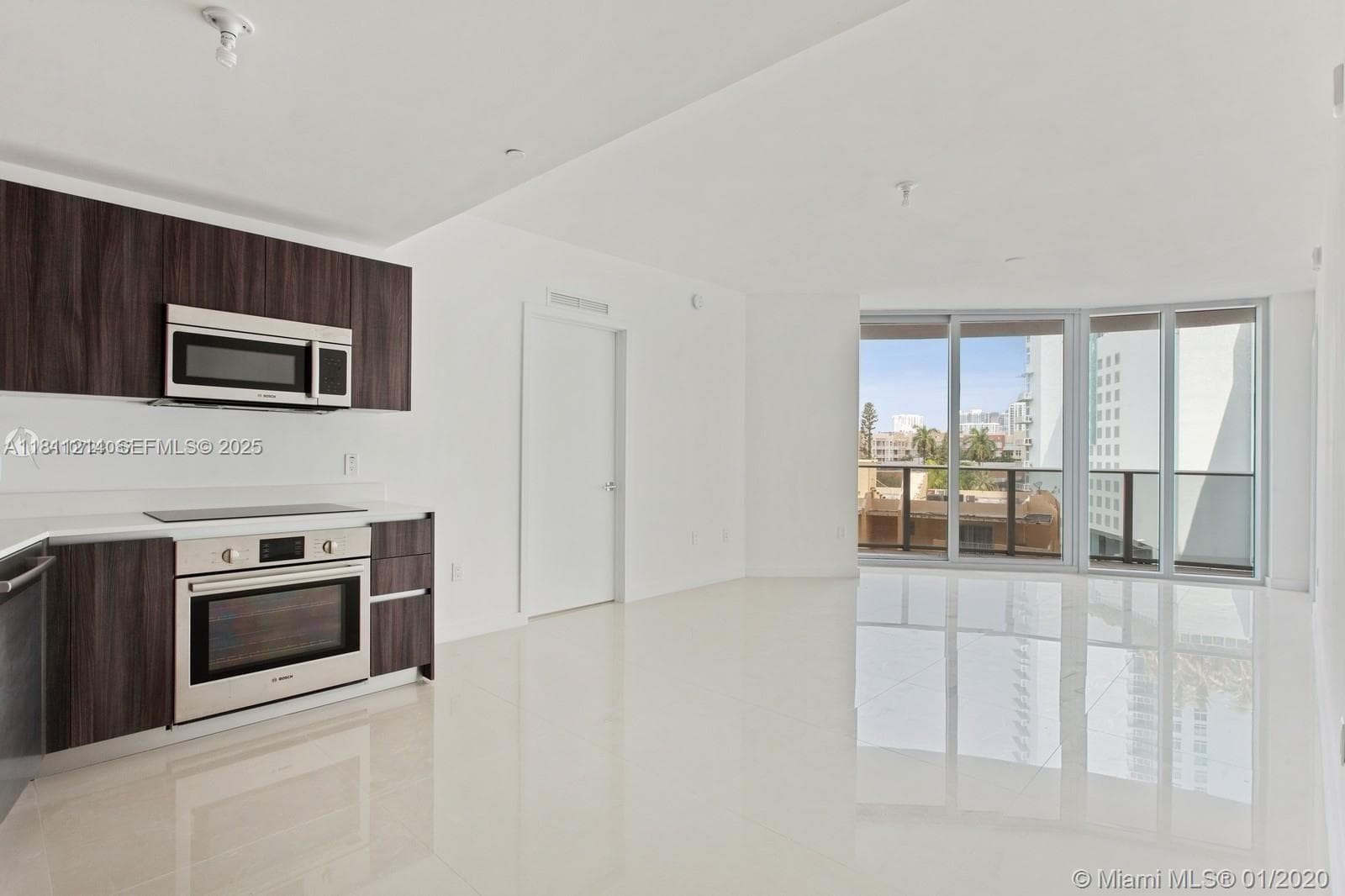 488 NE 18th St # 501, Miami FL 33132 — 3