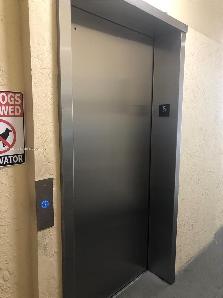 8290 Lake Dr # 527, Doral FL 33166 — 12