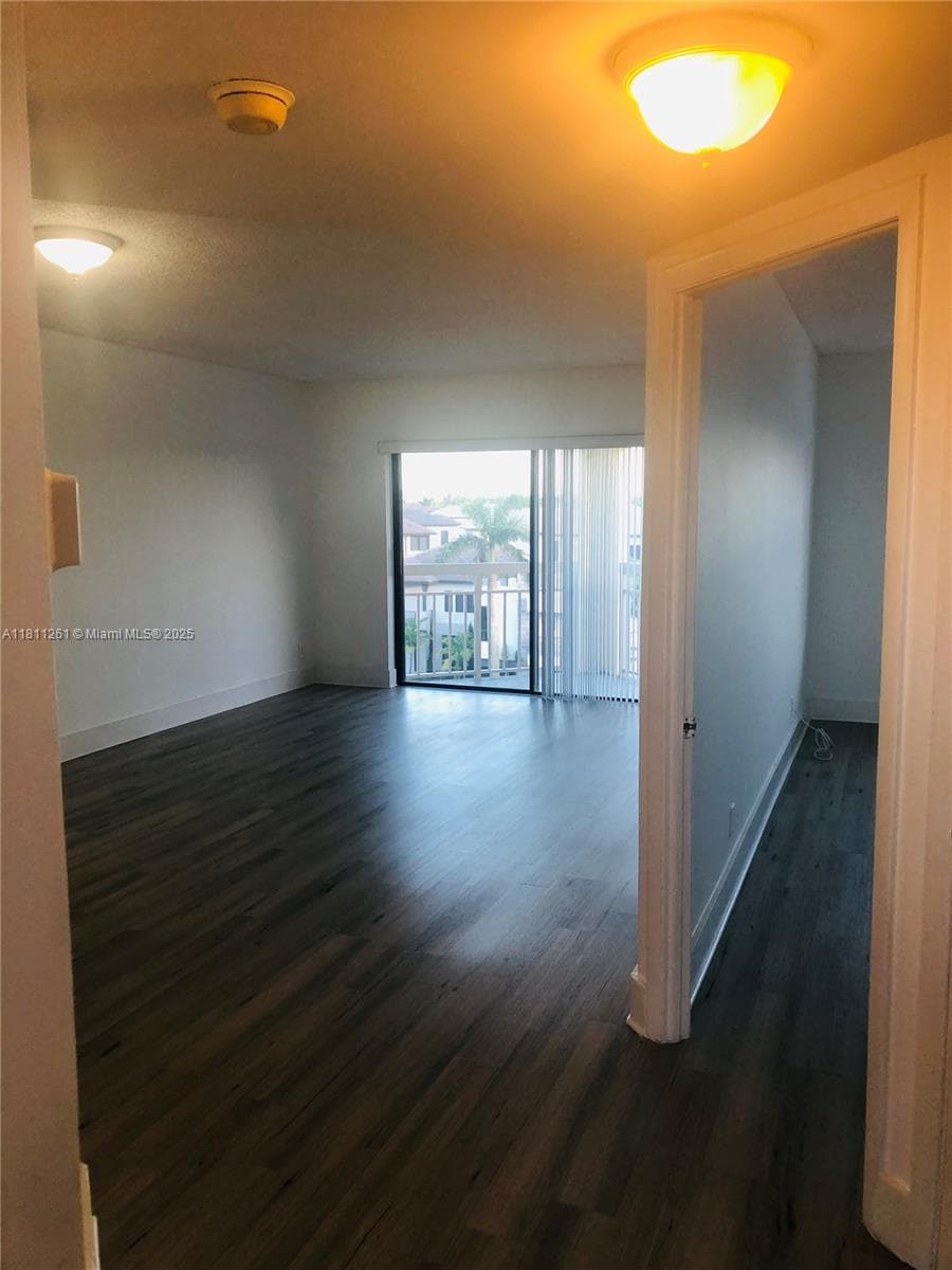 8290 Lake Dr # 527, Doral FL 33166 — 5