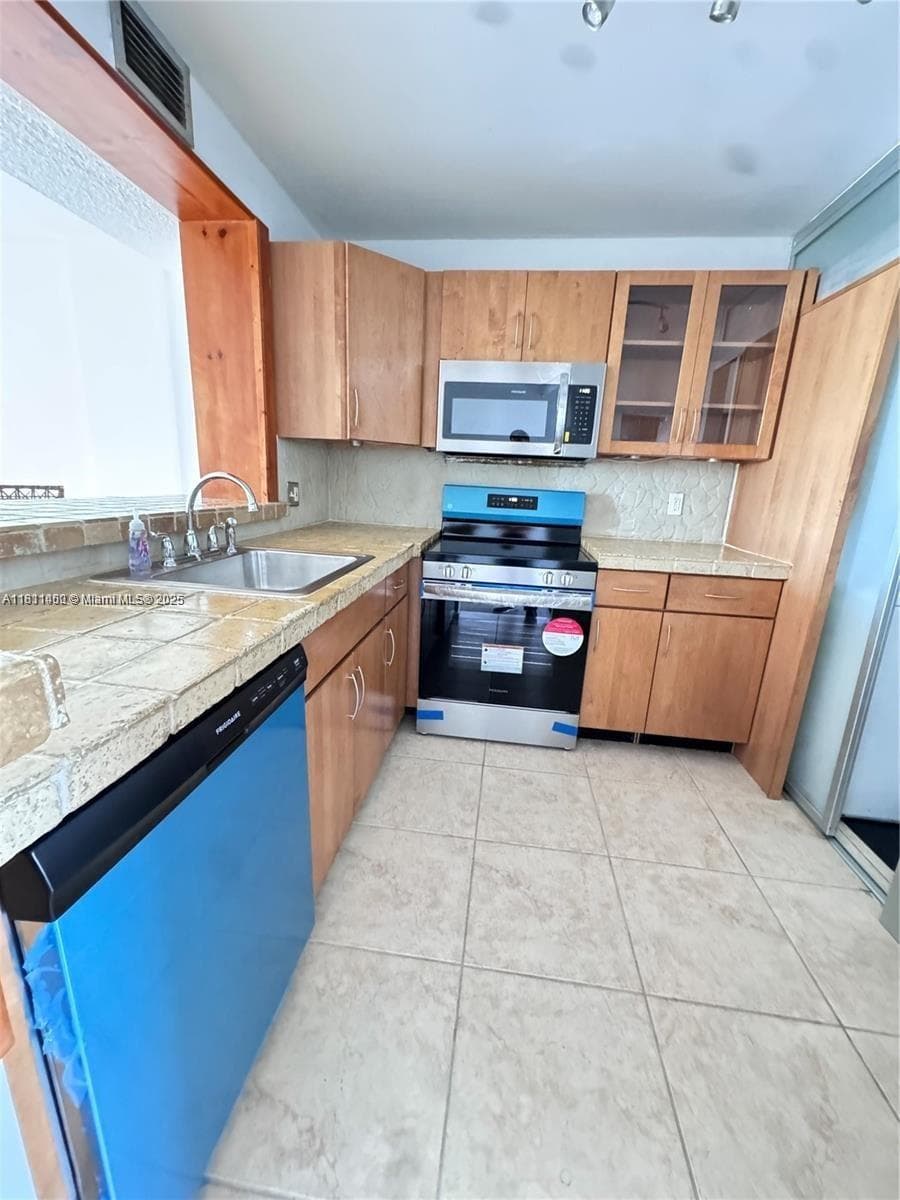 3660 NE 166th St # 603, North Miami Beach FL 33160 — 10