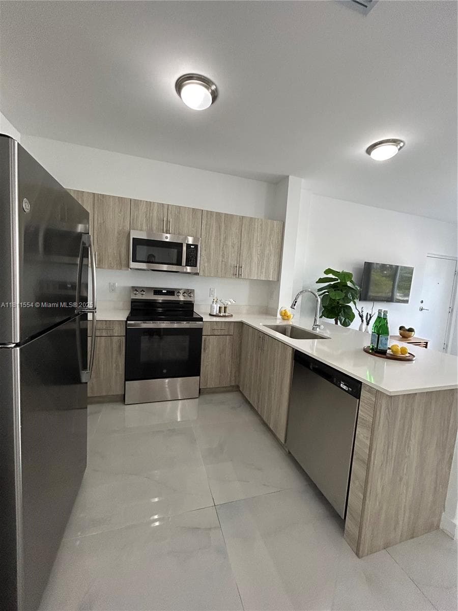 1010 SW 69th Ave # 212, Miami FL 33144 — 12