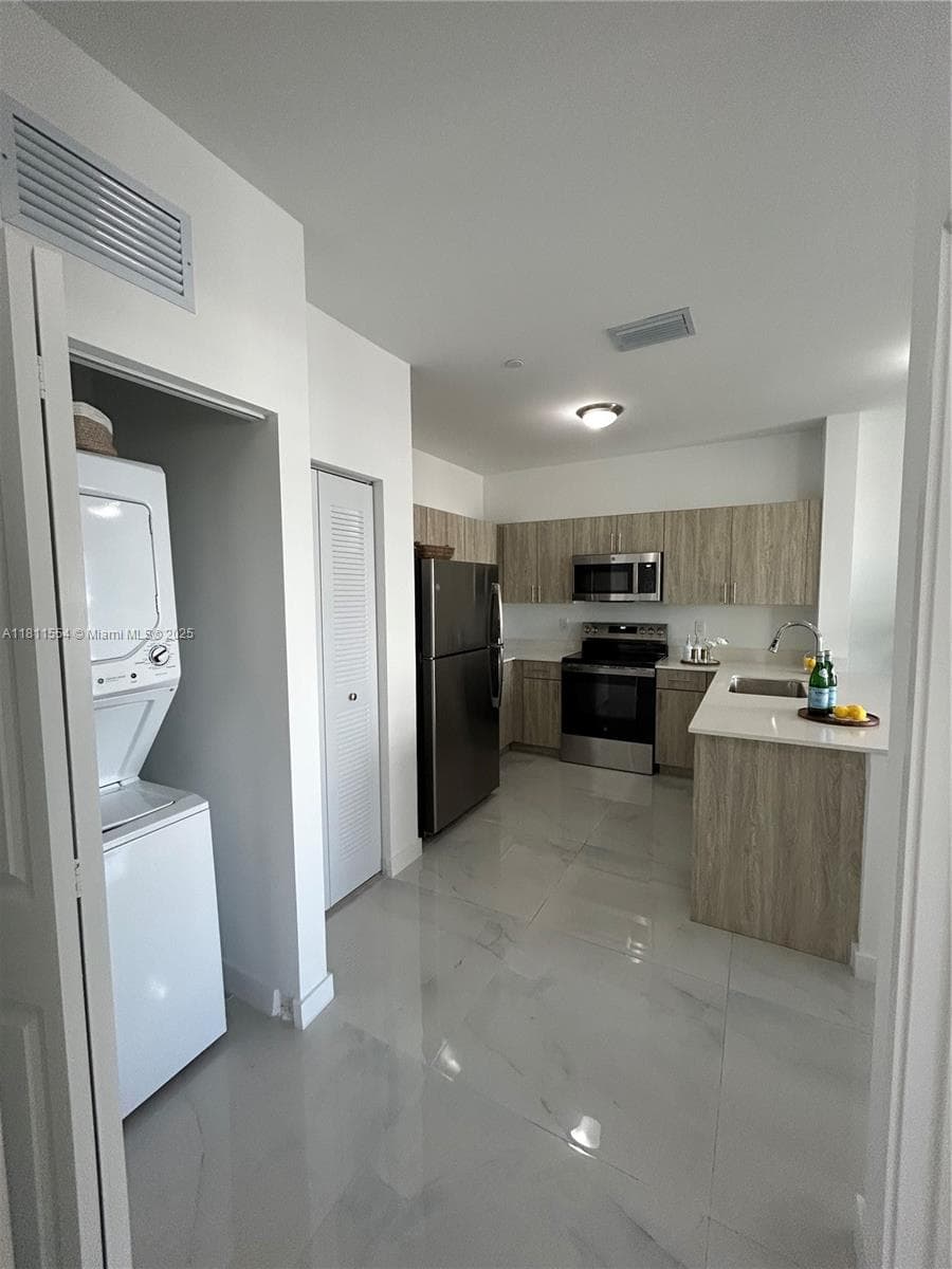1010 SW 69th Ave # 212, Miami FL 33144 — 5