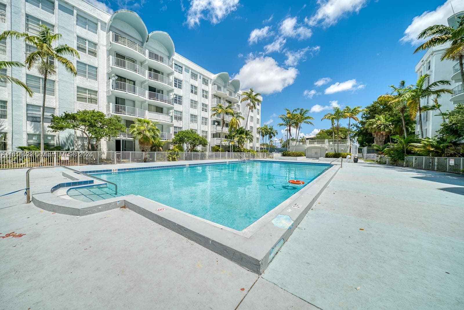 486 NW 165th St Rd # 303, Miami FL 33169 — 2