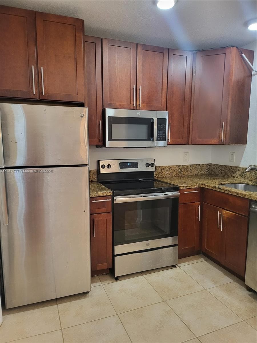 340 84th St # 2, Miami Beach FL 33141 — 4
