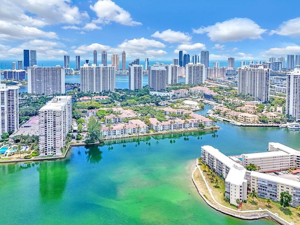 18041 Biscayne Blvd # 1201, Aventura FL 33160 — 27