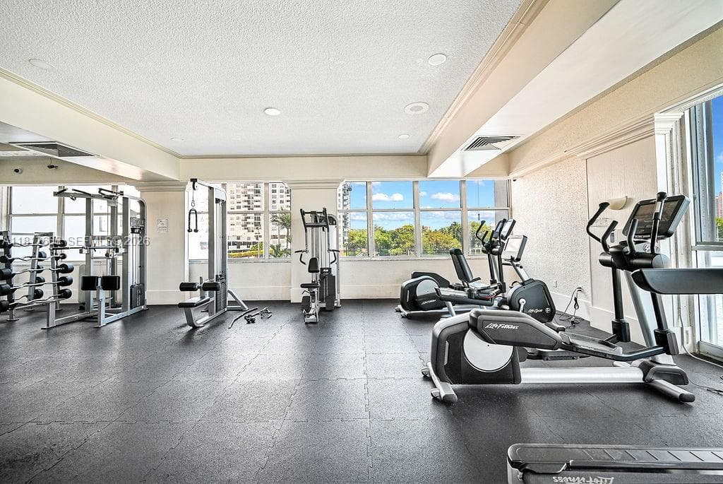 18041 Biscayne Blvd # 1201, Aventura FL 33160 — 21