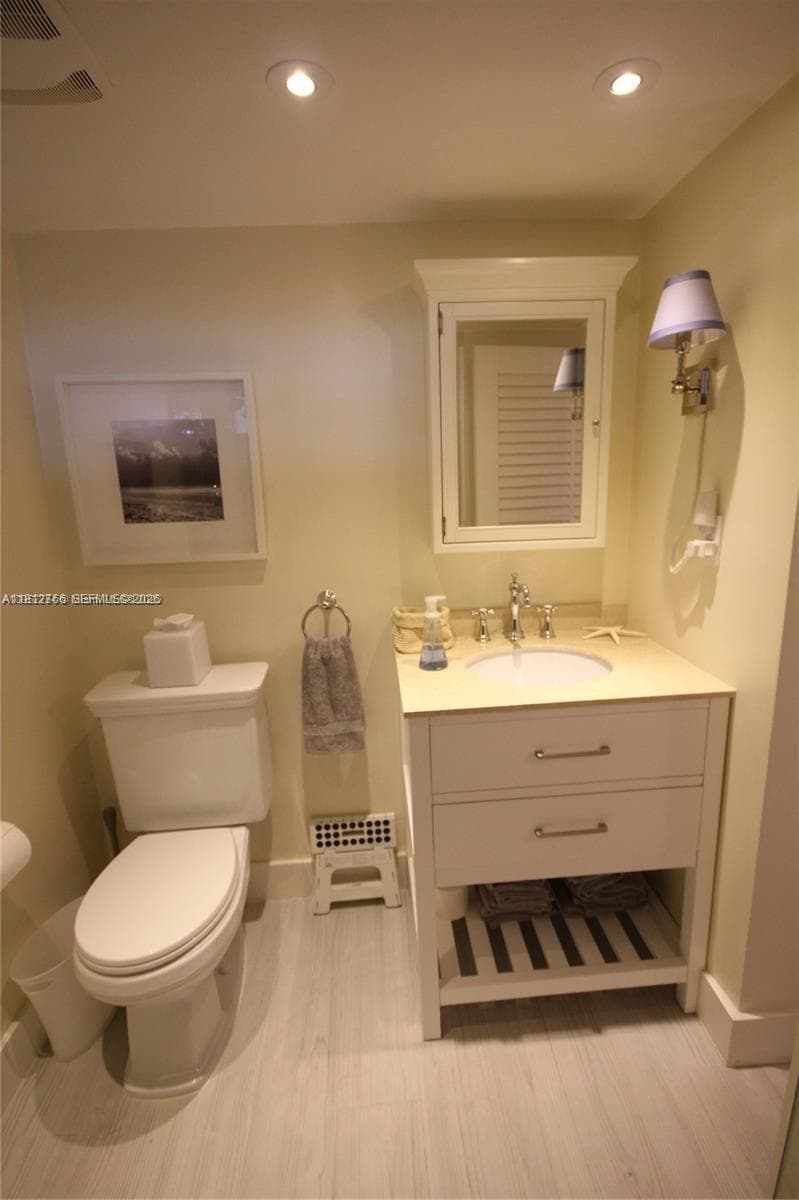 5161 Collins Ave # 315, Miami Beach FL 33140 — 17