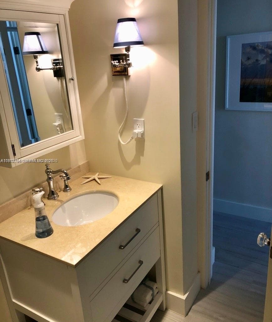 5161 Collins Ave # 315, Miami Beach FL 33140 — 19