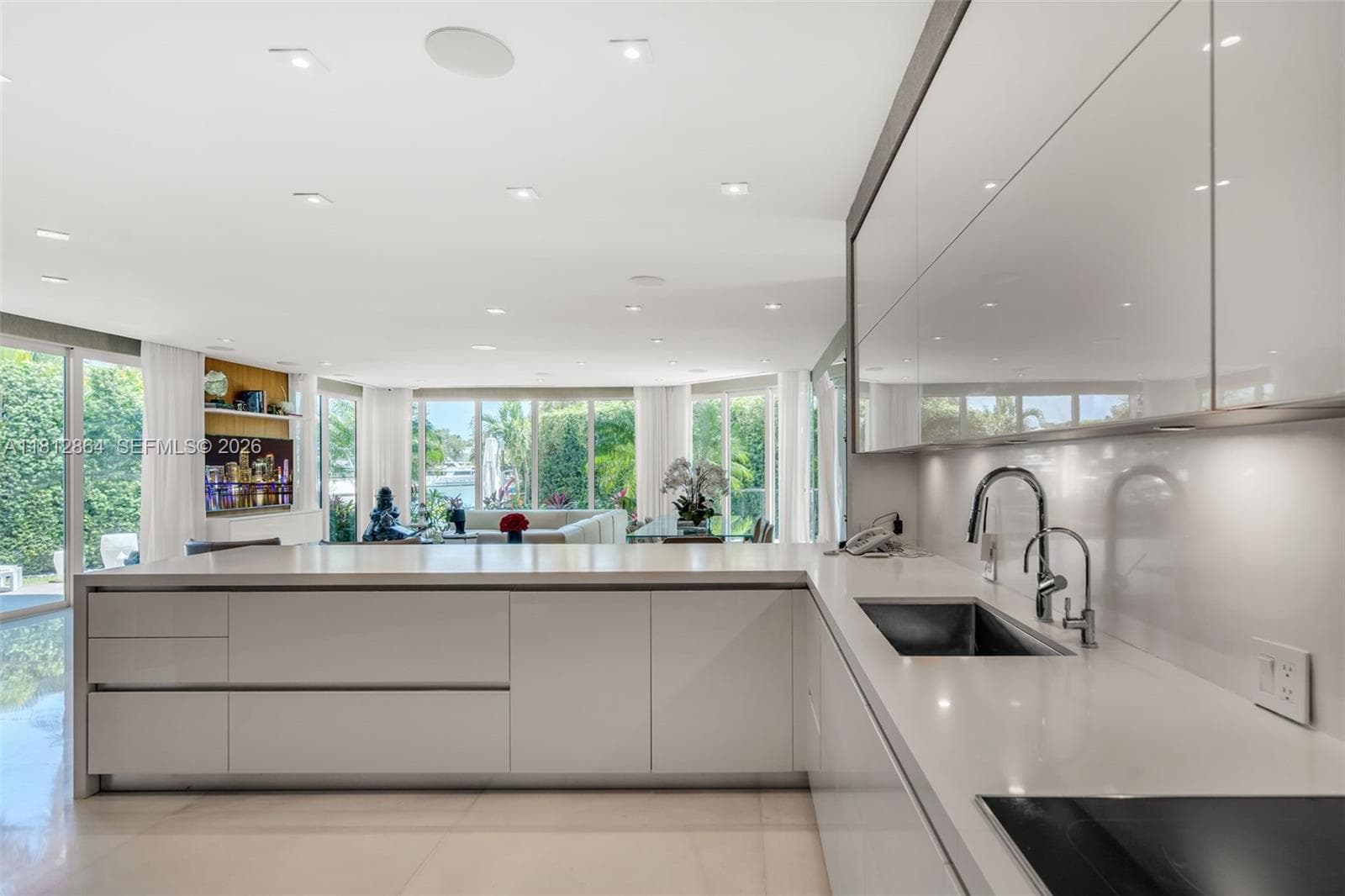 420 Island Dr, Key Biscayne FL 33149 — 17