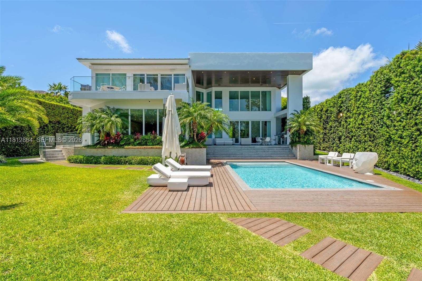 420 Island Dr, Key Biscayne FL 33149 — 53