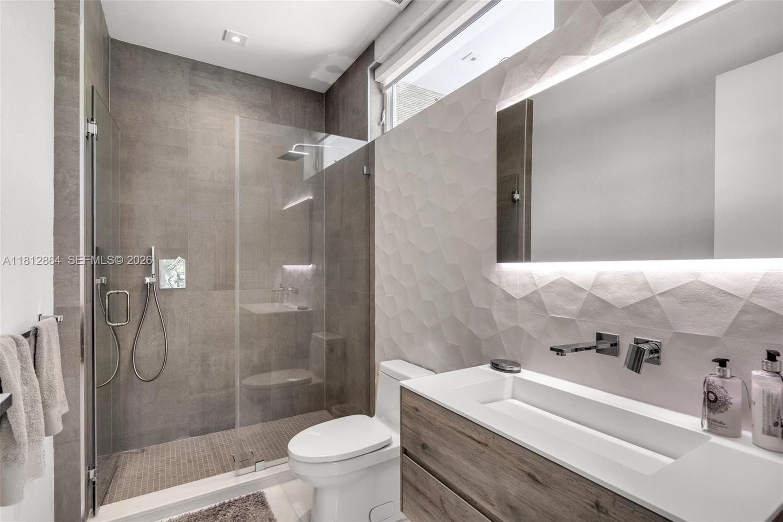 420 Island Dr, Key Biscayne FL 33149 — 29