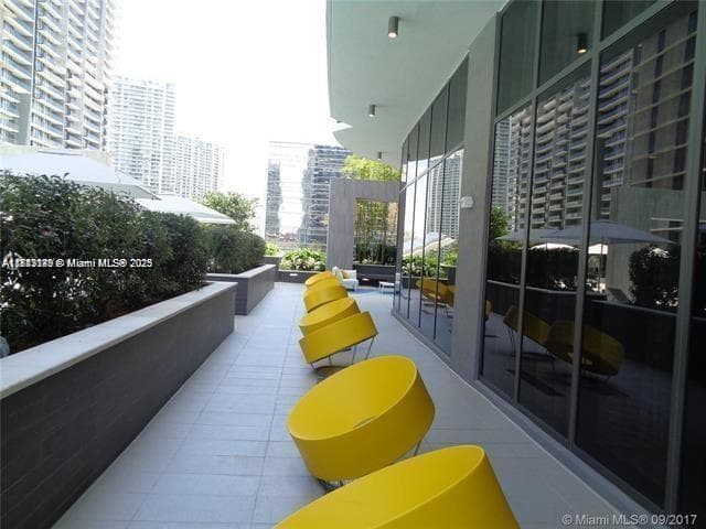 45 SW 9th St # 2709, Miami FL 33130 — 20