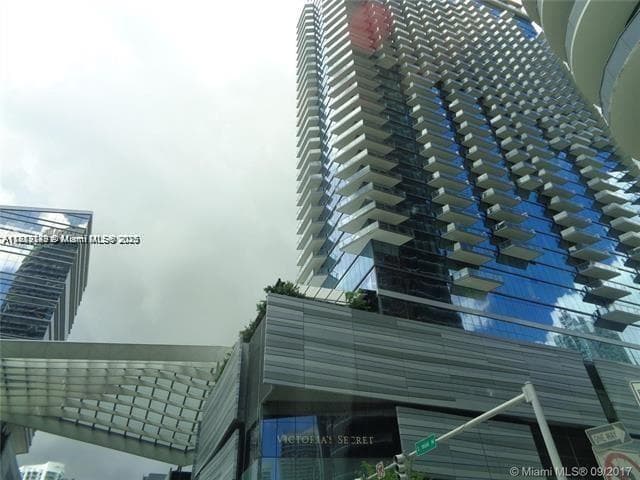 45 SW 9th St # 2709, Miami FL 33130 — 30
