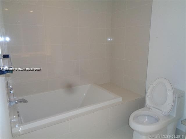 45 SW 9th St # 2709, Miami FL 33130 — 11