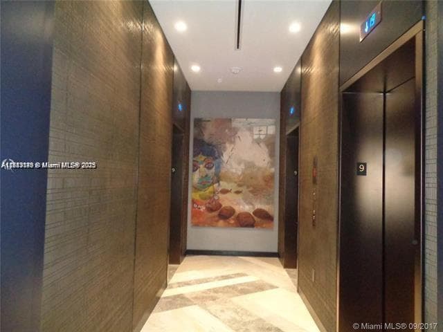 45 SW 9th St # 2709, Miami FL 33130 — 29