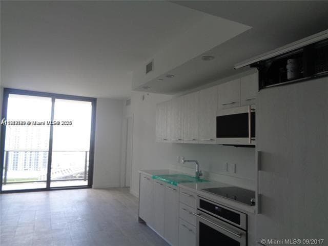 45 SW 9th St # 2709, Miami FL 33130 — 8