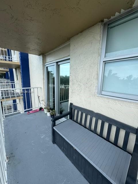 4550 NW 9th St # 520E, Miami FL 33126 — 17