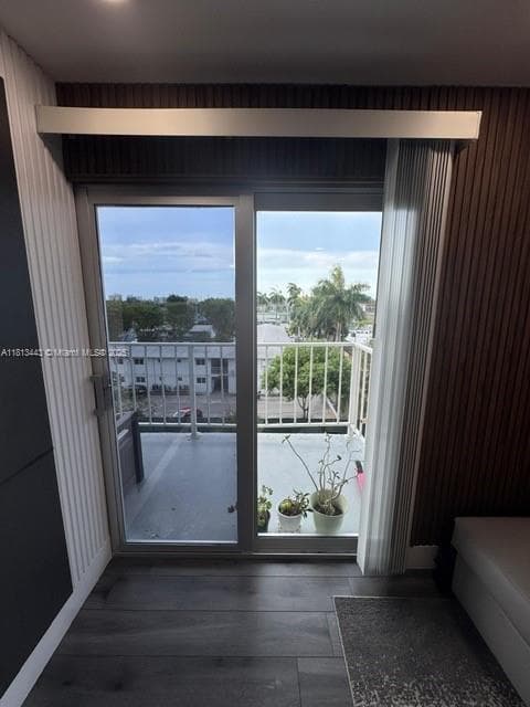 4550 NW 9th St # 520E, Miami FL 33126 — 16
