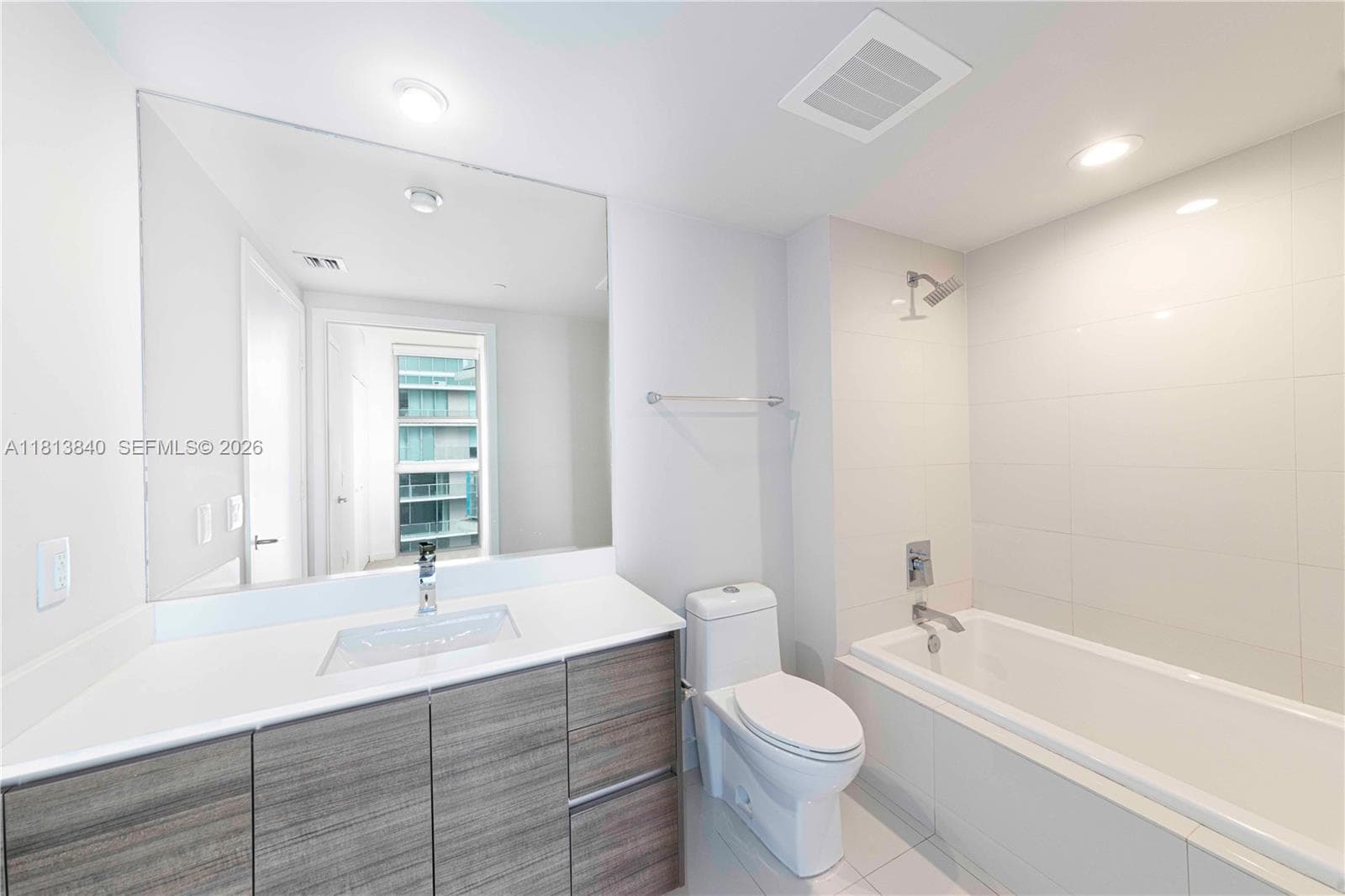 1100 S Miami Ave # 3607, Miami FL 33130 — 18