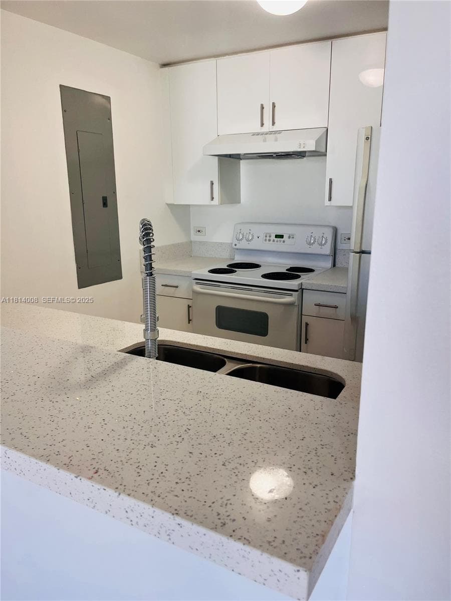 900 SW 8th St # 806, Miami FL 33130 — 20