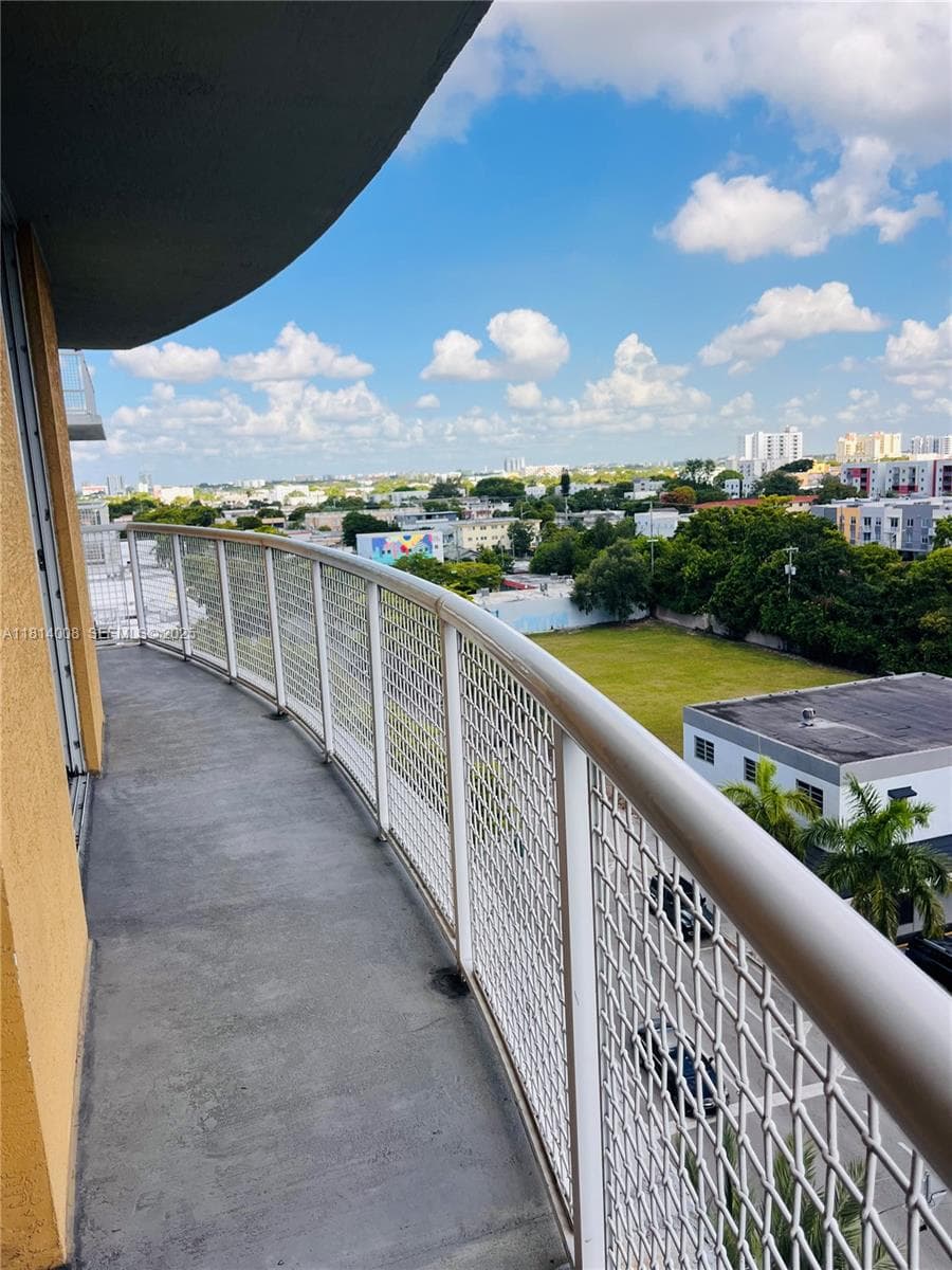 900 SW 8th St # 806, Miami FL 33130 — 10