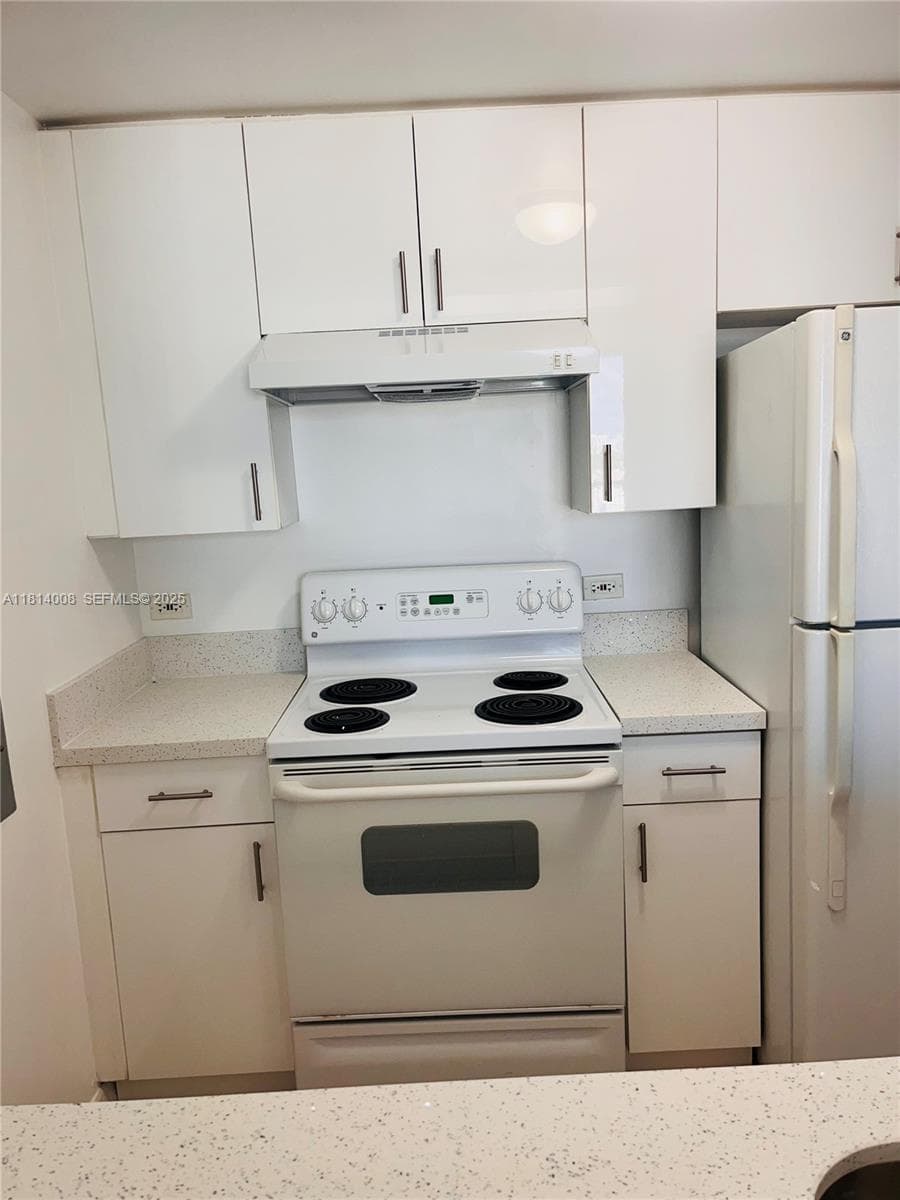 900 SW 8th St # 806, Miami FL 33130 — 19