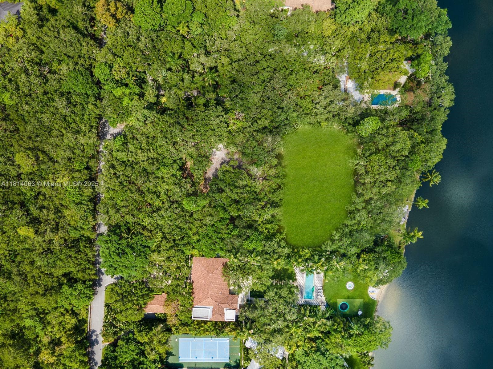 5355 Hammock Dr, Coral Gables FL 33156 — 6