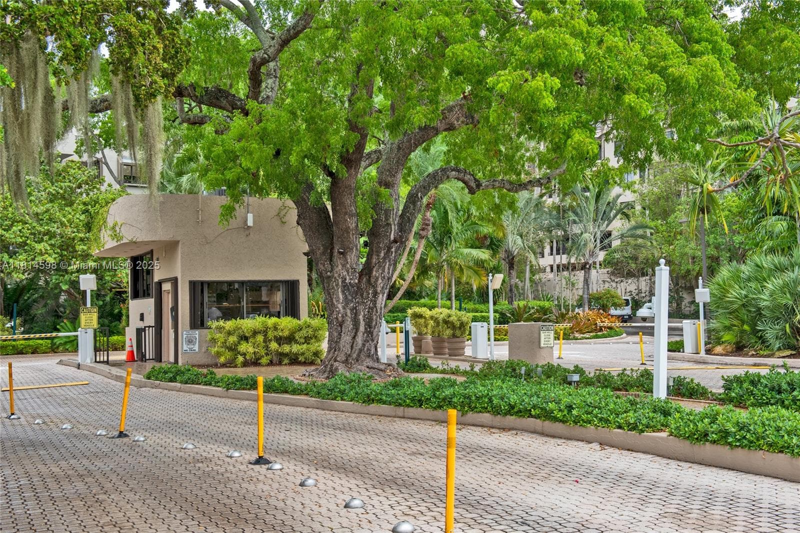 101 Crandon Blvd # 480, Key Biscayne FL 33149 — 28