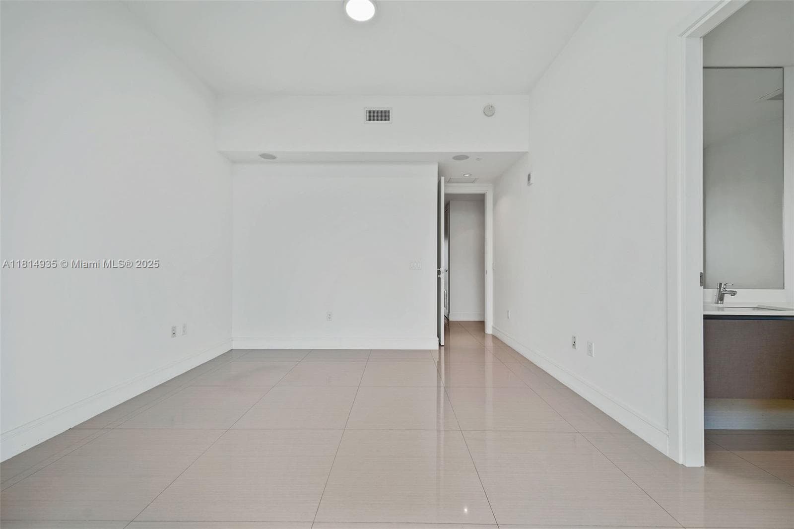 3250 NE 188th St, Aventura FL 33180 — 26