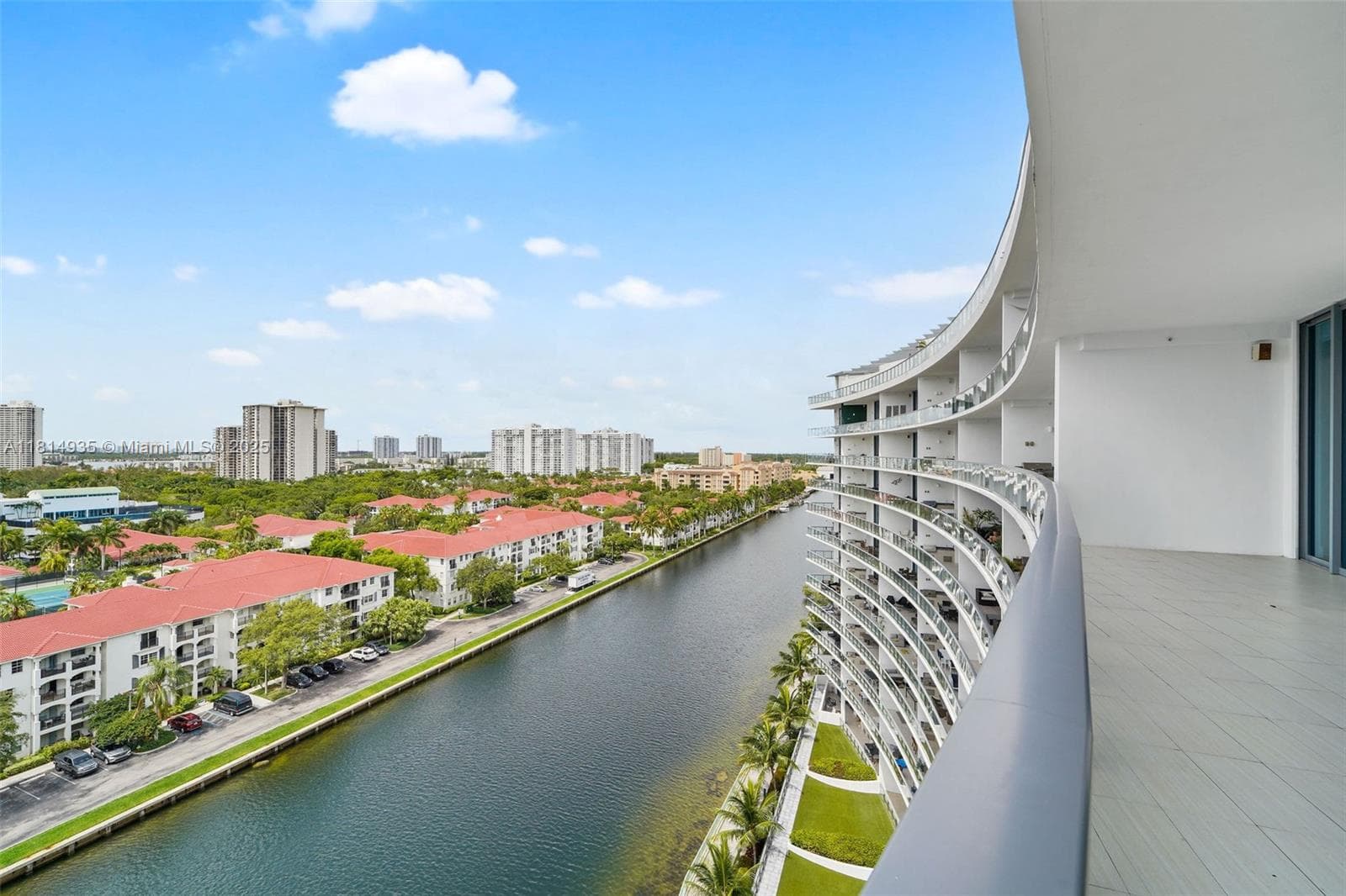 3250 NE 188th St, Aventura FL 33180 — 38