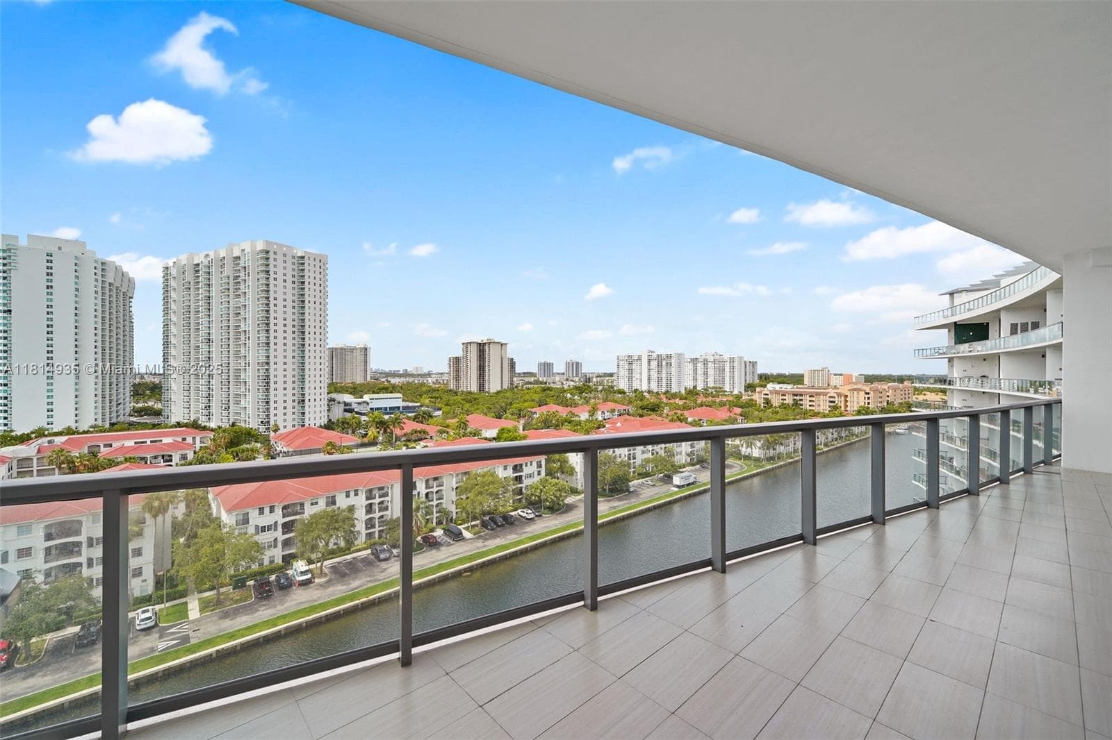 3250 NE 188th St, Aventura FL 33180 — 33