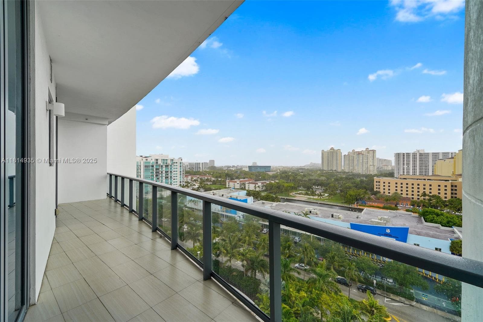 3250 NE 188th St, Aventura FL 33180 — 35