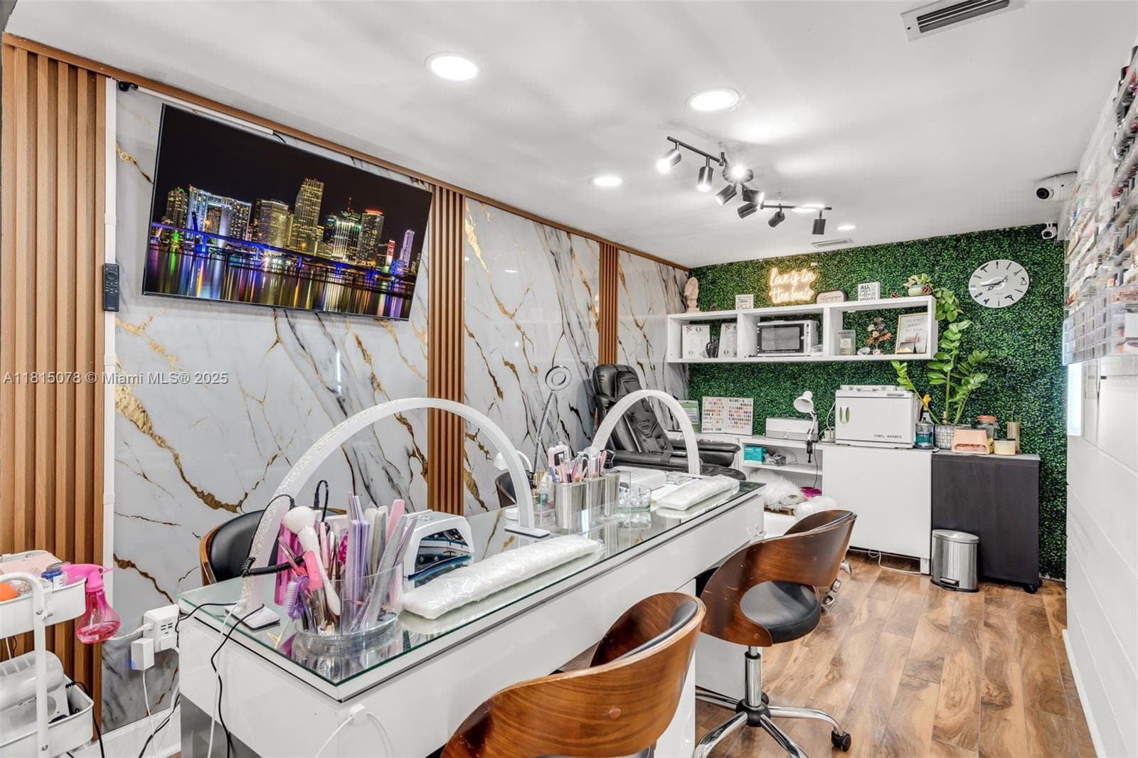 1913 Ponce De Leon Blvd, Coral Gables FL 33134 — 13