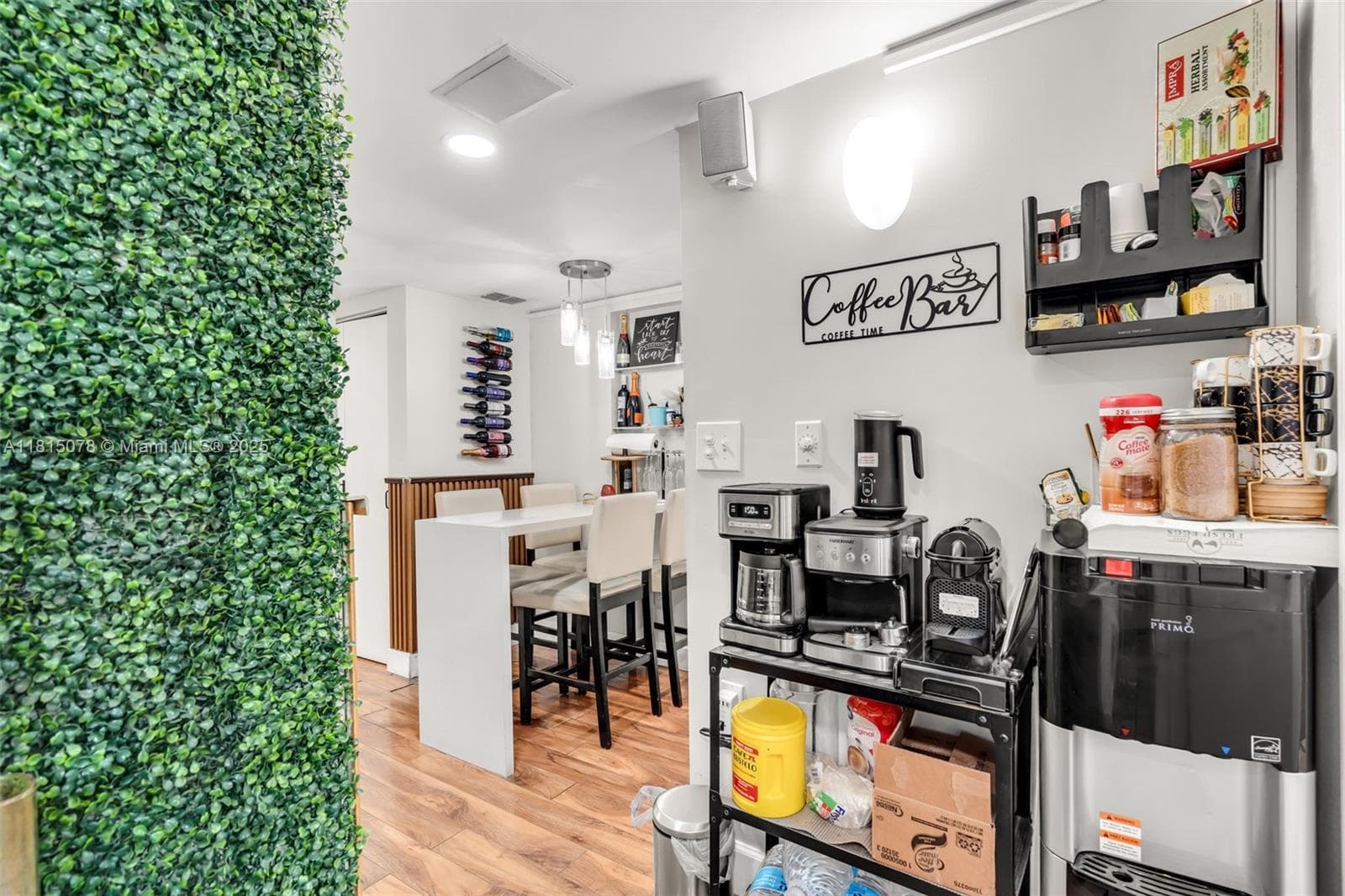 1913 Ponce De Leon Blvd, Coral Gables FL 33134 — 17