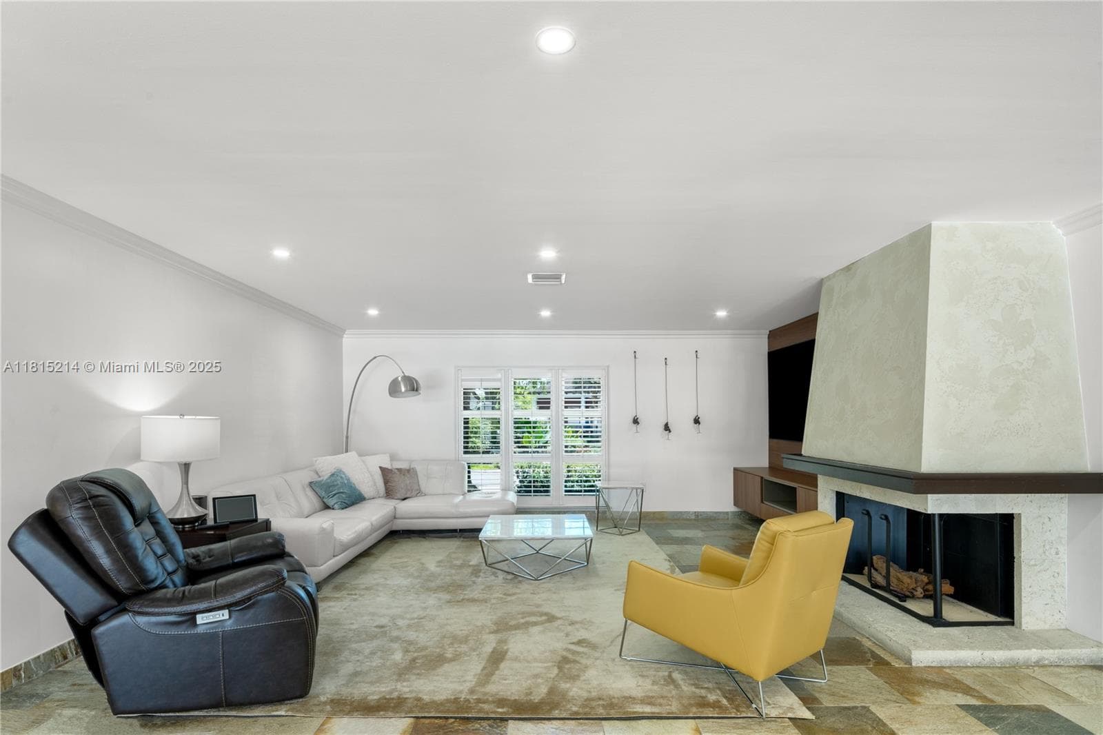 435 Marquesa Dr, Coral Gables FL 33156 — 17