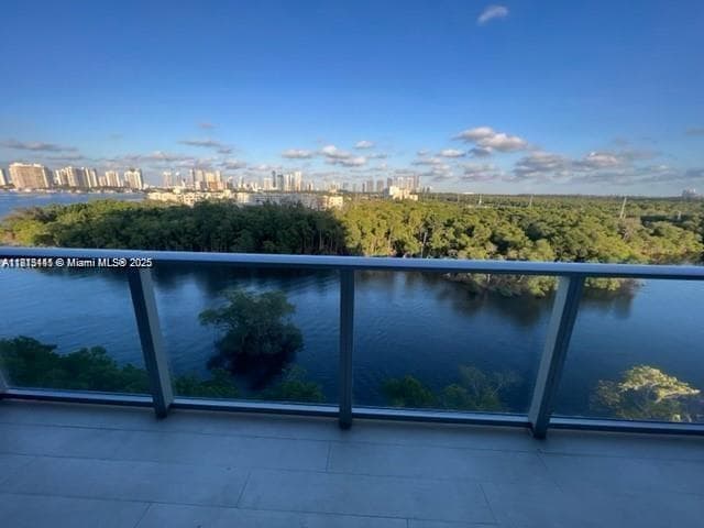 16385 Biscayne Blvd # 820, North Miami Beach FL 33160 — 2