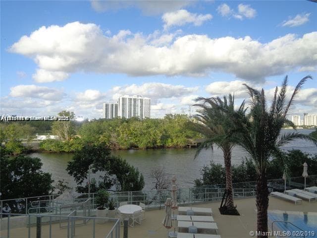 16385 Biscayne Blvd # 820, North Miami Beach FL 33160 — 20