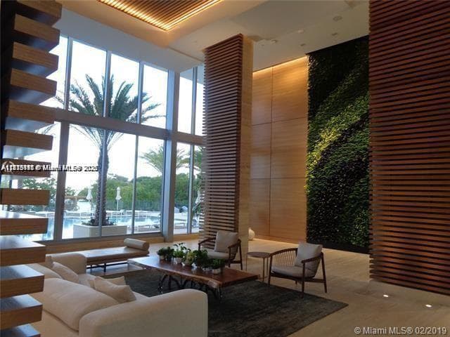 16385 Biscayne Blvd # 820, North Miami Beach FL 33160 — 24