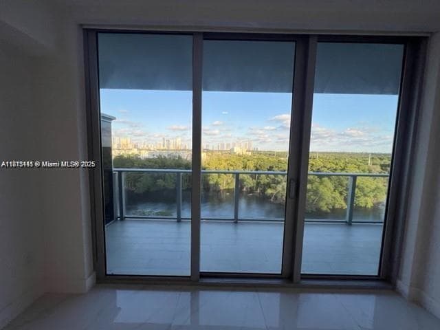 16385 Biscayne Blvd # 820, North Miami Beach FL 33160 — 4
