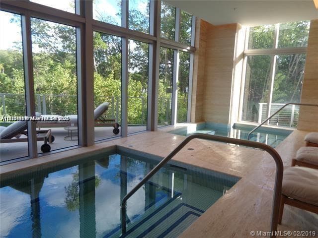 16385 Biscayne Blvd # 820, North Miami Beach FL 33160 — 25